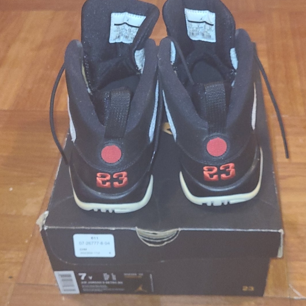 Jordan 9 - Picture 4 of 4